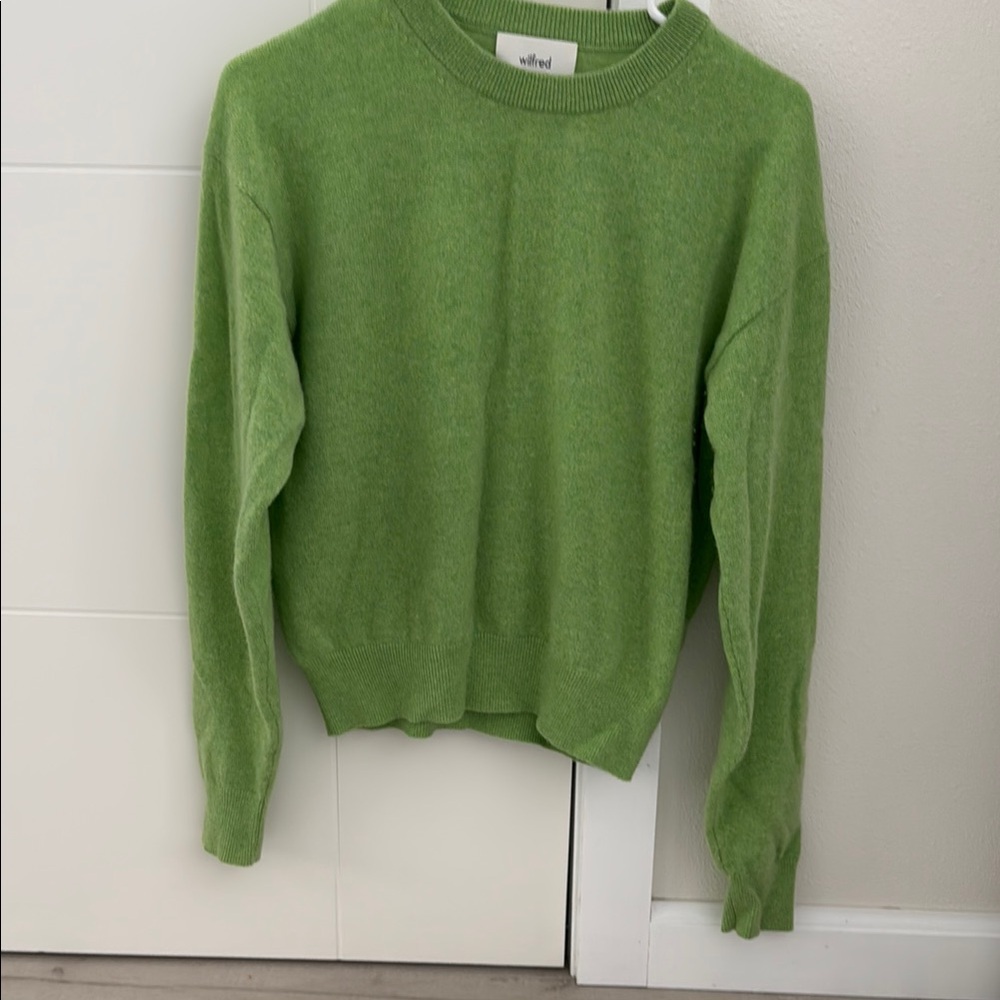 Wilfred Aritzia 100% cashmere Green Crewneck Sweater excellent condition